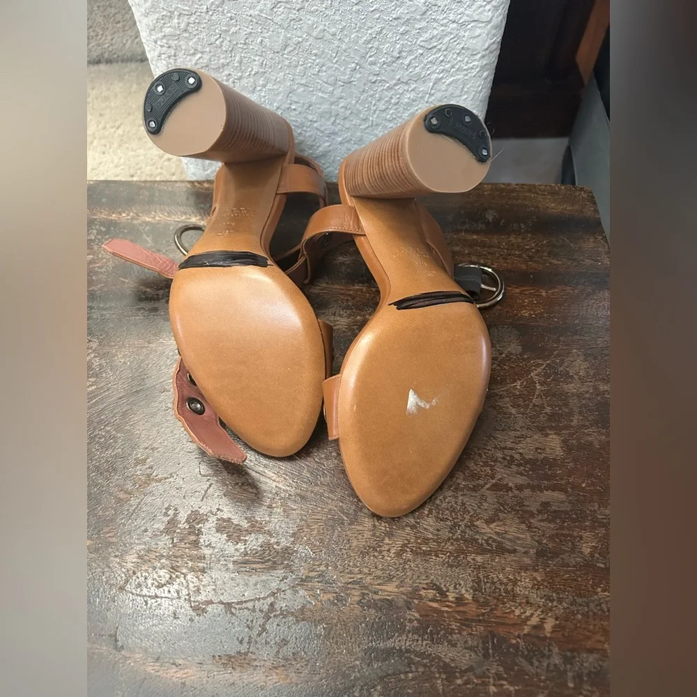 Bally Switzerland Brown High Heel Sandal size 37.5‎
